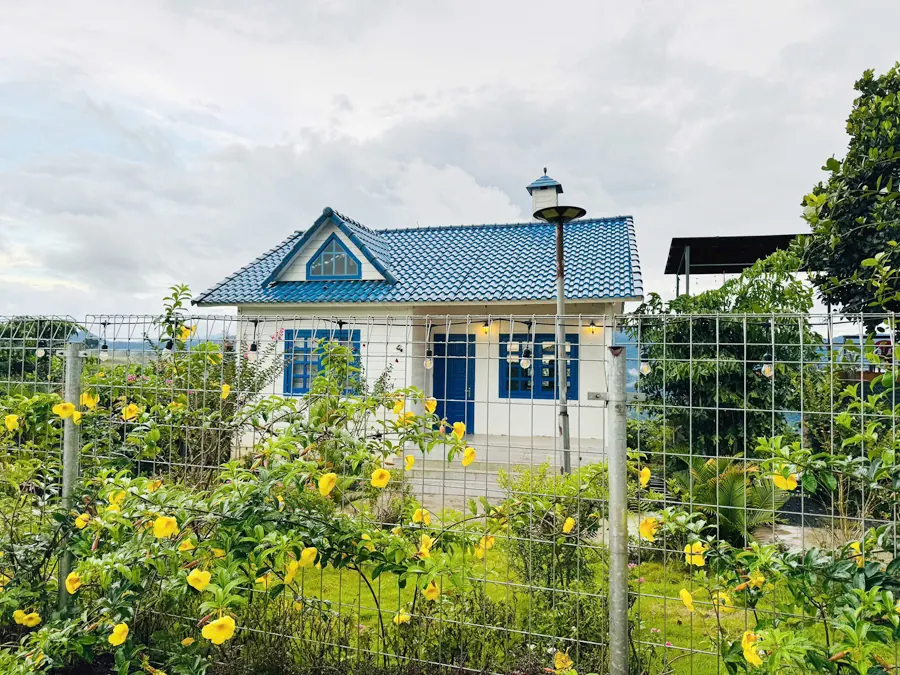 Villa Trắng — Góc chill gần tháp view